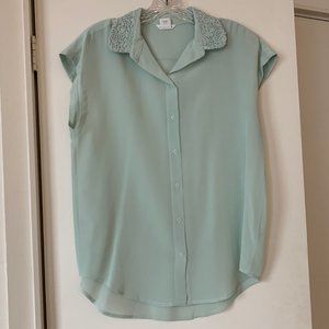 Club Monaco Mint Green Button Up Top w Lace Collar